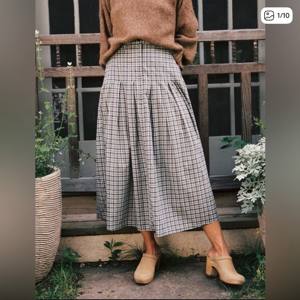 ISO - SIZE XS - Christy Dawn The Rhoda Skirt!!!!!!!